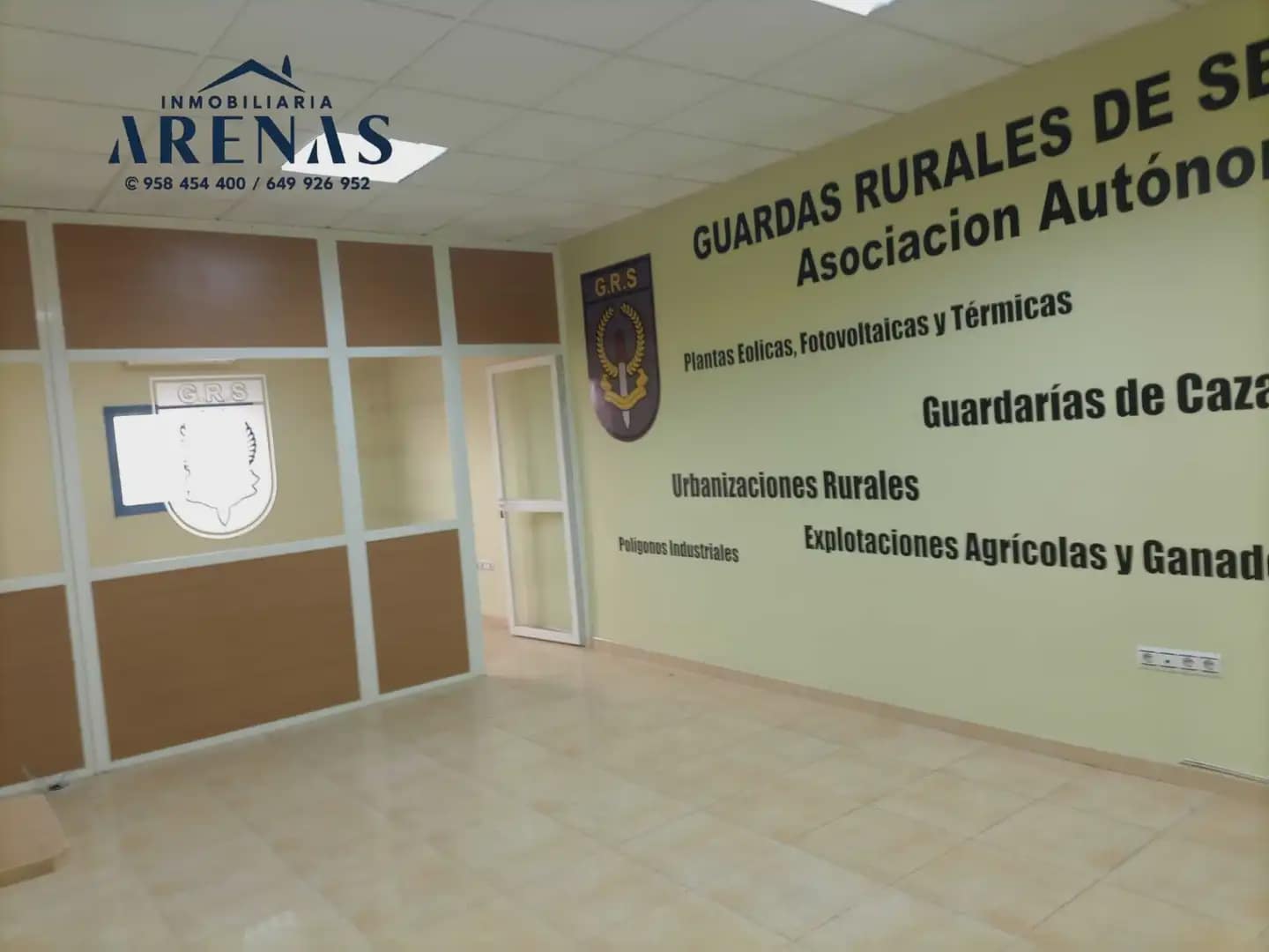 Office for sale in Fuente Vaqueros - € 130,000 (Ref: 10047681)