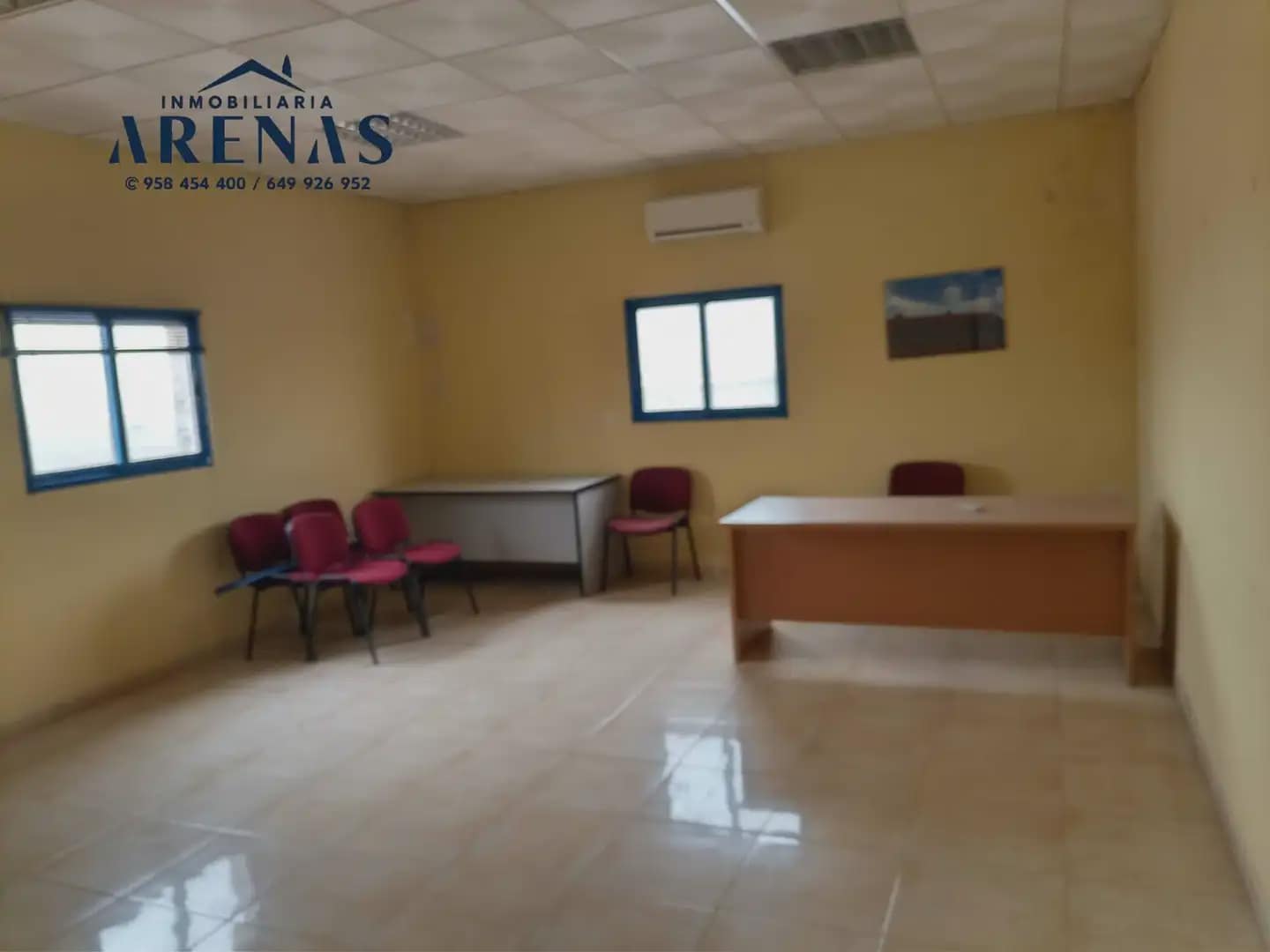 Office for sale in Fuente Vaqueros - € 130,000 (Ref: 10047681)