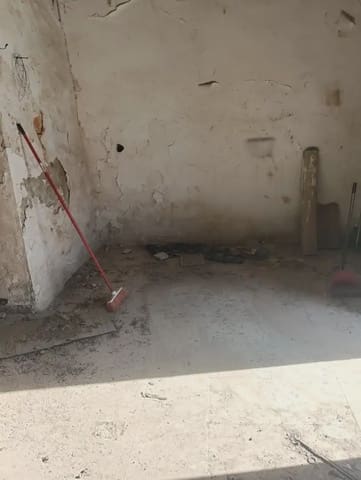 Hus til salgs i Illora - € 20 000 (Ref: 10047682)