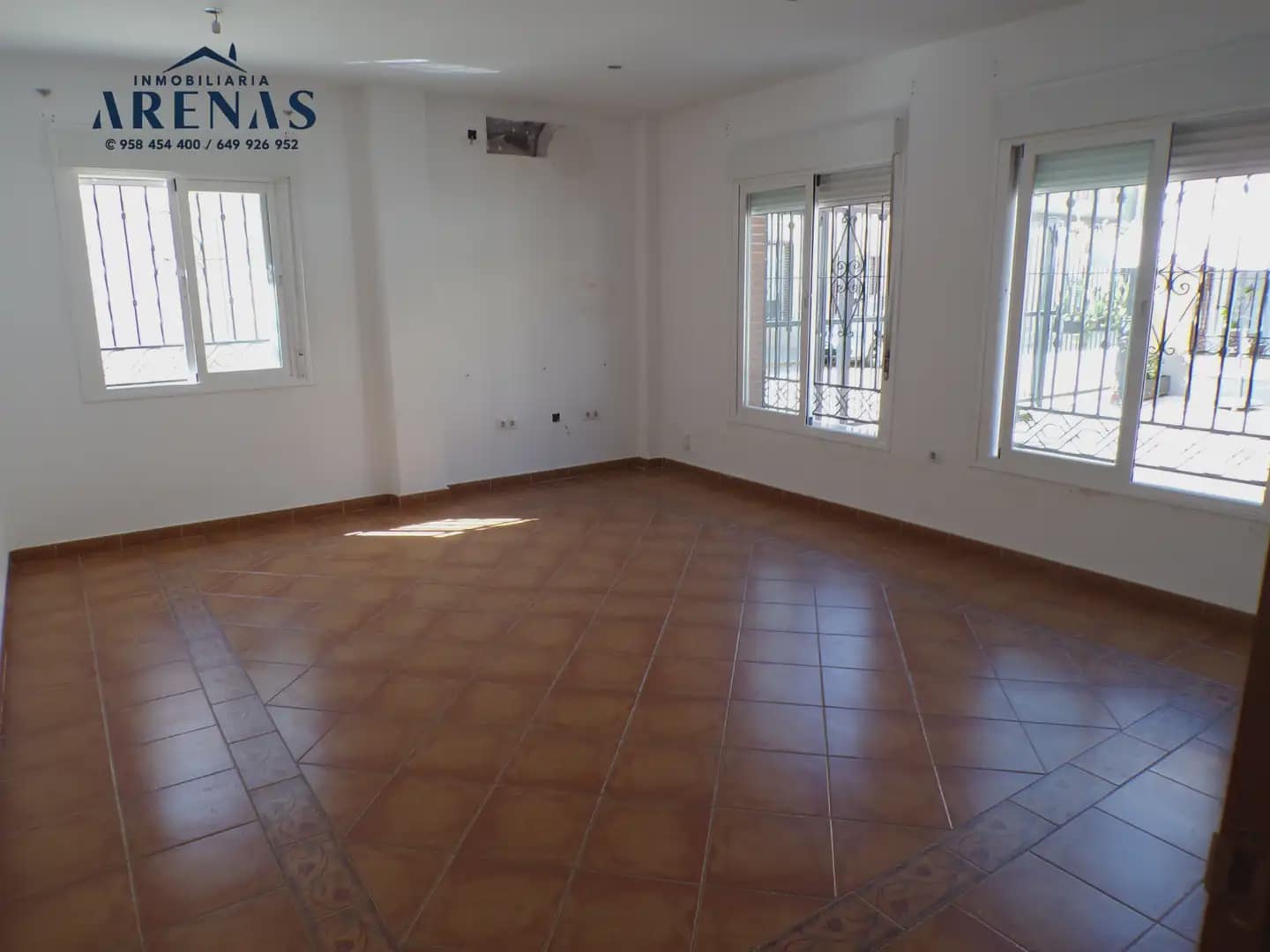 3 Zimmer Reihenhaus zu verkaufen in Fuente Vaqueros mit Garage - 150.000 € (Ref: 10047683)