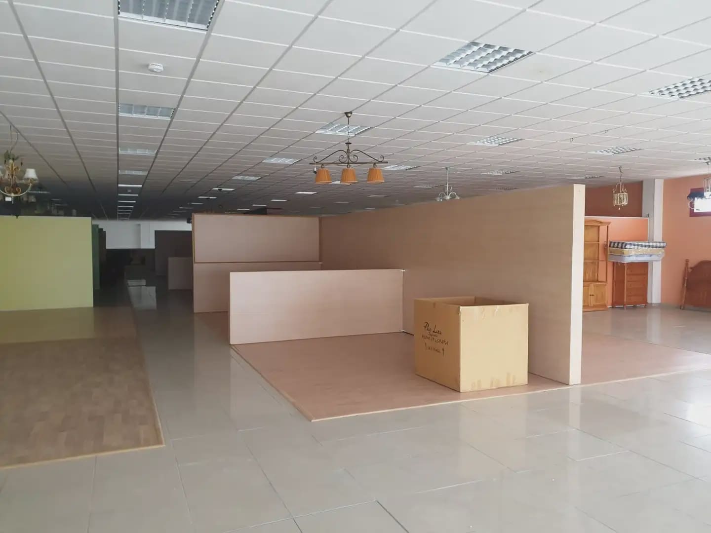 Commercial for rent in Chauchina - € 3,000 (Ref: 10047685)