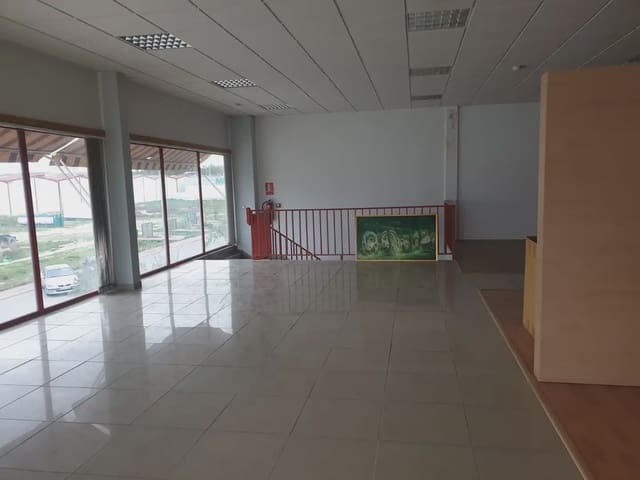 Commercial for rent in Chauchina - € 3,000 (Ref: 10047685)