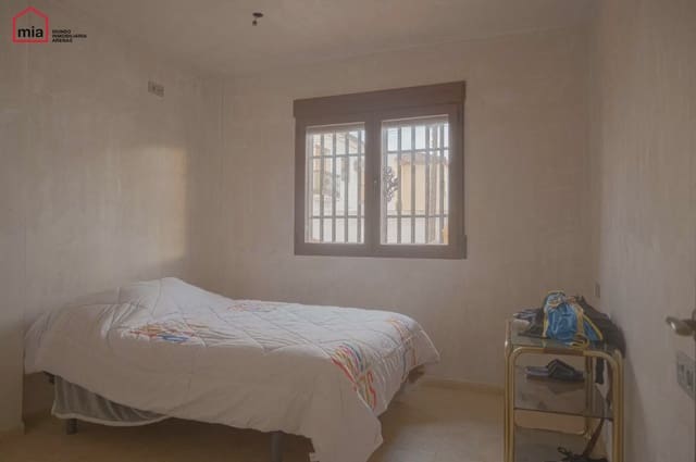 4 soveværelse Byhus til salg i Alomartes, Illora - € 178.000 (Ref: 10047691)