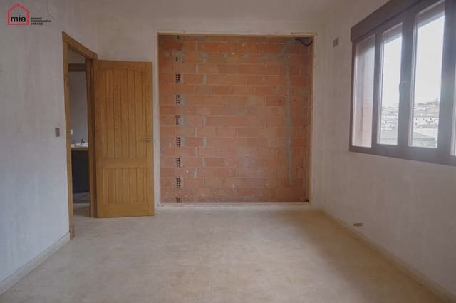 4 soveværelse Byhus til salg i Alomartes, Illora - € 178.000 (Ref: 10047691)