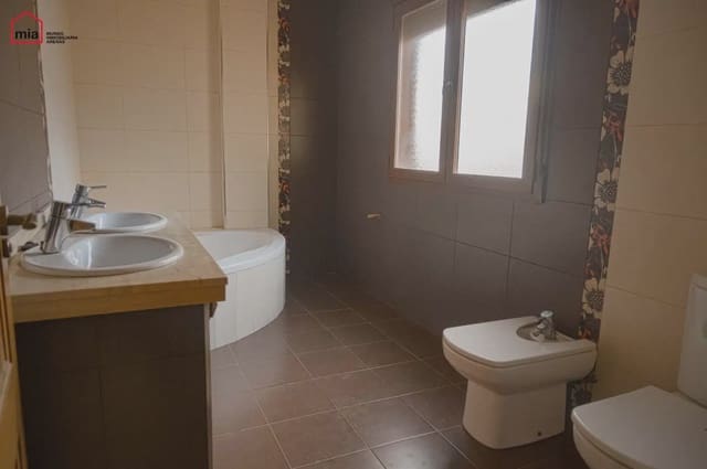 4 soveværelse Byhus til salg i Alomartes, Illora - € 178.000 (Ref: 10047691)