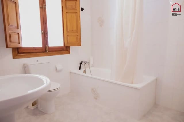 4 soveværelse Byhus til salg i Alomartes, Illora - € 85.000 (Ref: 10047697)