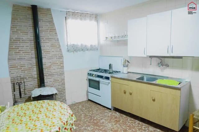 4 soveværelse Byhus til salg i Alomartes, Illora - € 85.000 (Ref: 10047697)