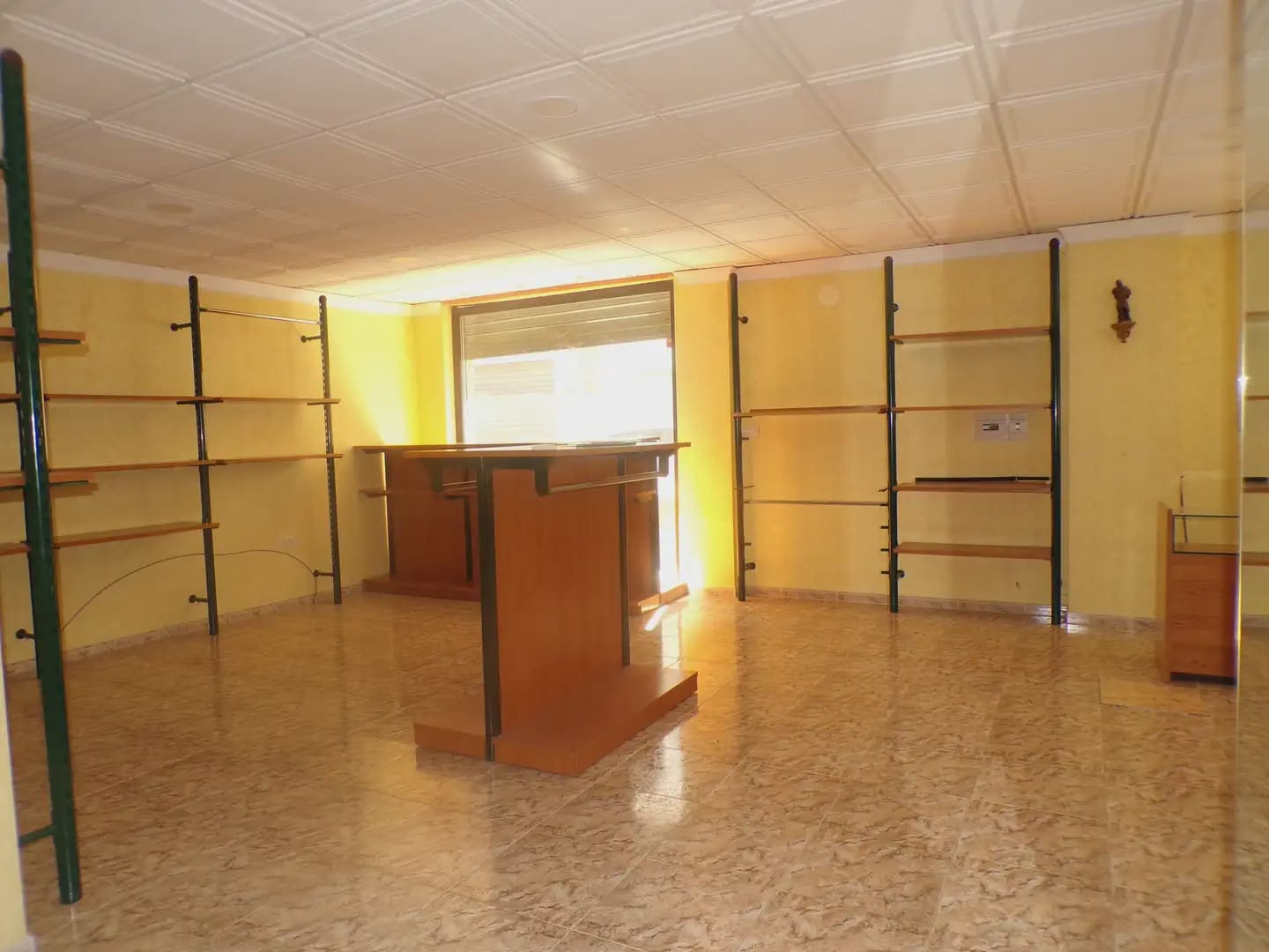 Commercial for sale in Fuente Vaqueros - € 56,000 (Ref: 10047700)