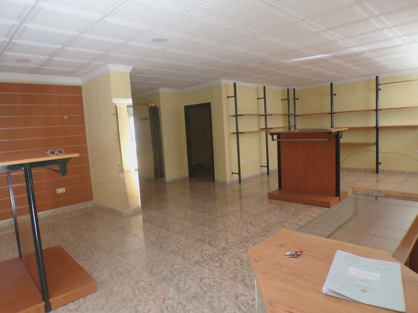 Commercial for sale in Fuente Vaqueros - € 56,000 (Ref: 10047700)