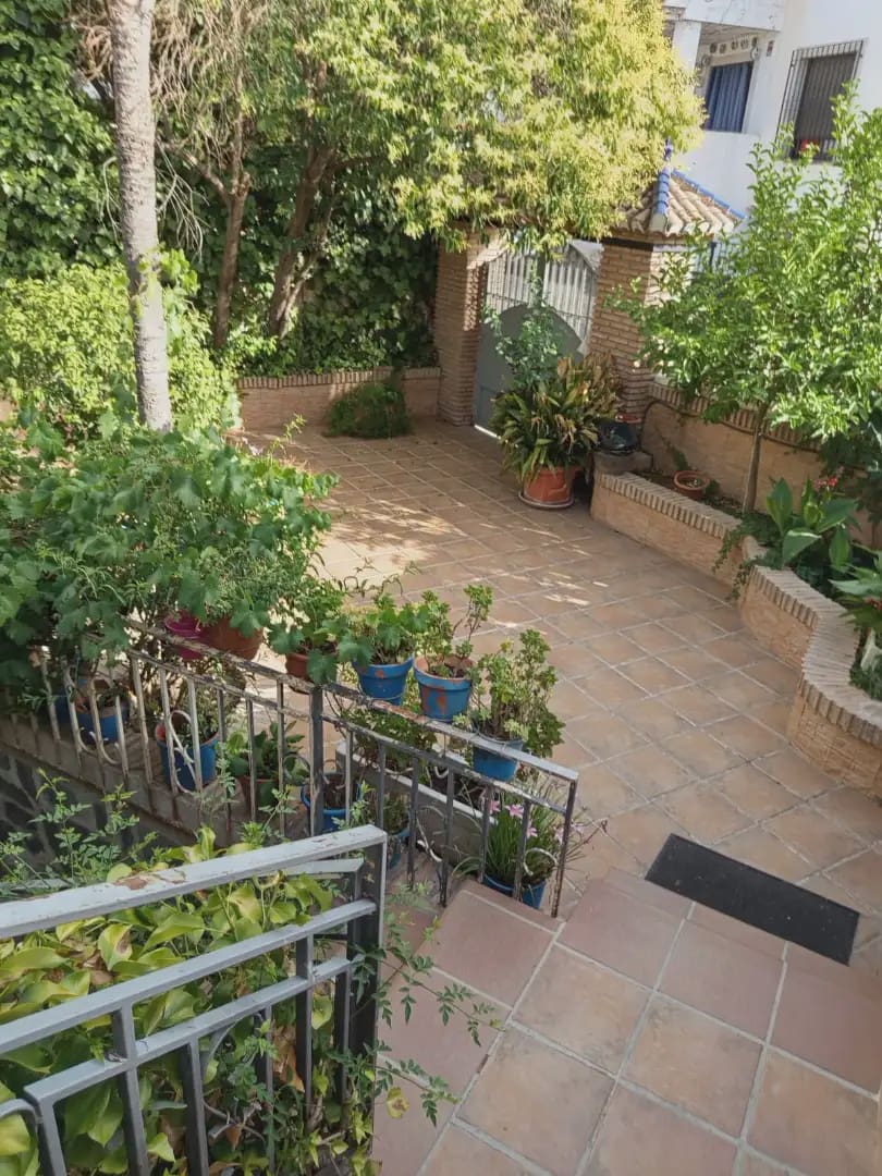 5 bedroom Villa for sale in La Zubia with pool garage - € 560,000 (Ref: 10047702)