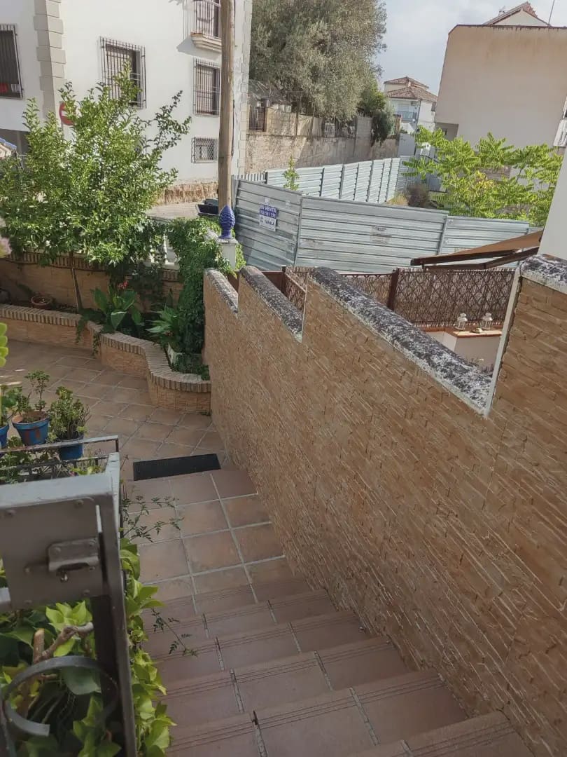 5 bedroom Villa for sale in La Zubia with pool garage - € 560,000 (Ref: 10047702)