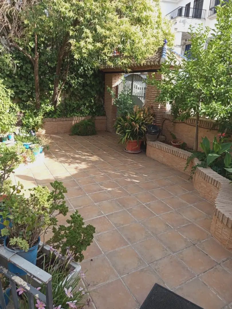 5 bedroom Villa for sale in La Zubia with pool garage - € 560,000 (Ref: 10047702)