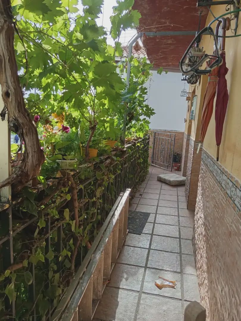 5 bedroom Villa for sale in La Zubia with pool garage - € 560,000 (Ref: 10047702)