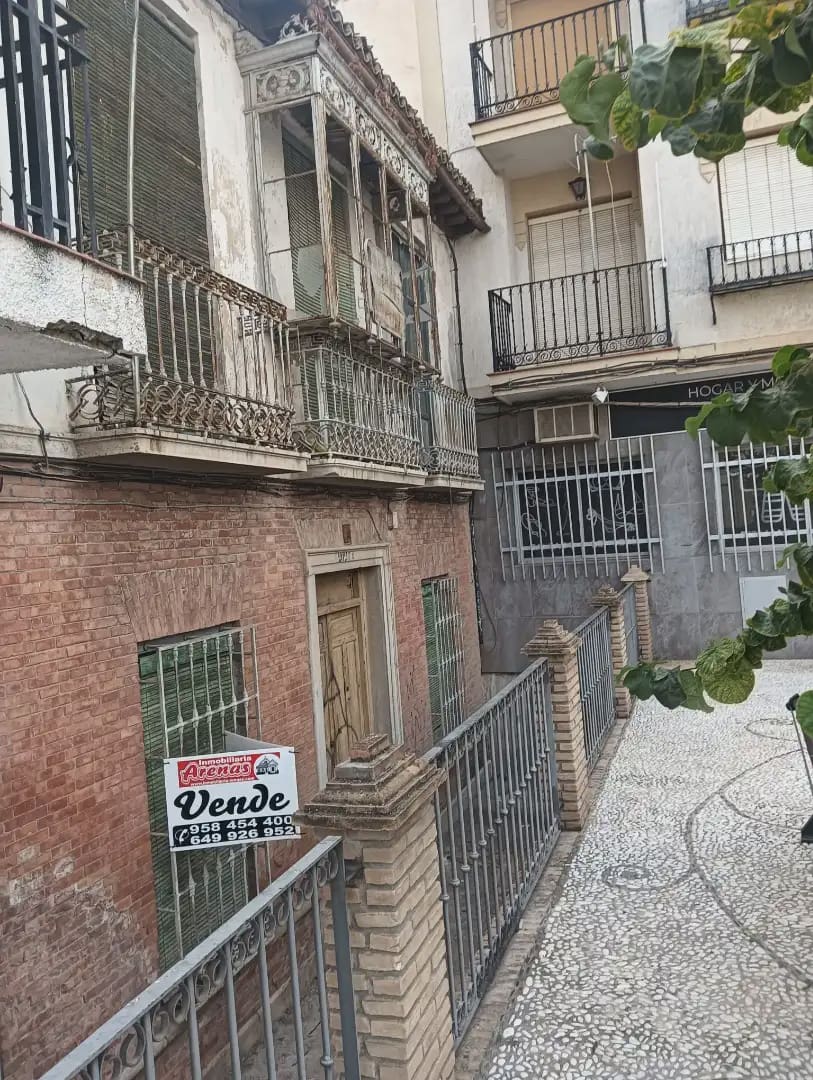 Haus zu verkaufen in Pinos Puente - 90.000 € (Ref: 10047714)