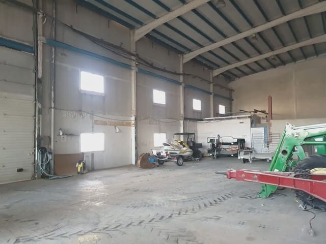 Commercial for rent in Chauchina - € 4,500 (Ref: 10047719)