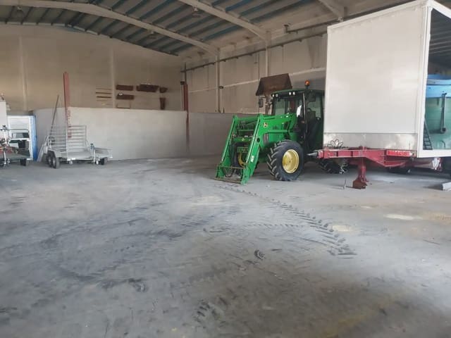 Commercial for rent in Chauchina - € 4,500 (Ref: 10047719)
