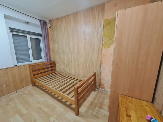 4 sovrum Radhus till salu i Láchar - 85 000 € (Ref: 10047734)