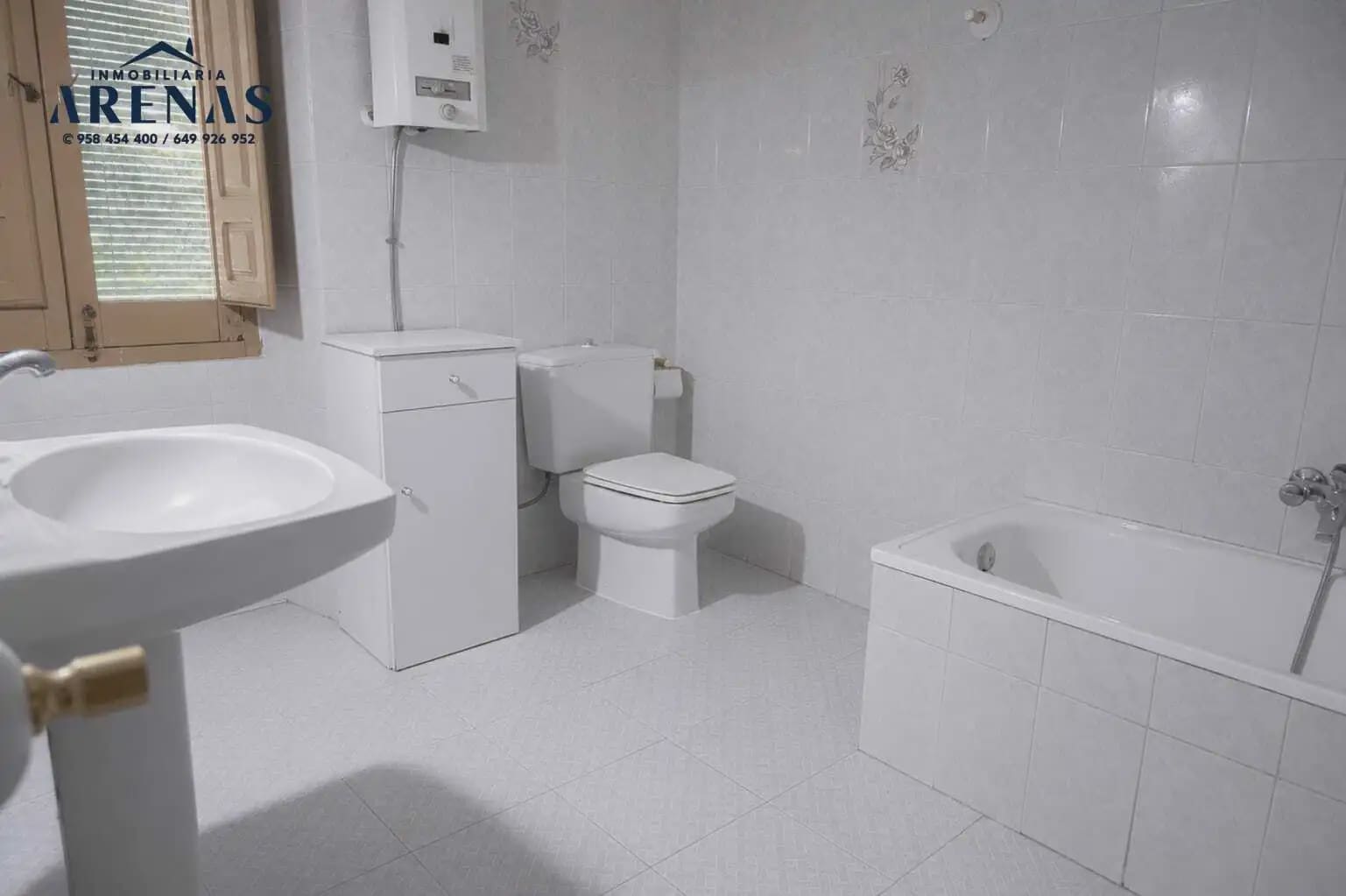 4 slaapkamer Huis te koop in Illora - € 75.000 (Ref: 10047741)