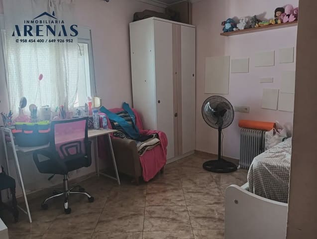 Casa de 3 habitaciones en Pinos Puente en venta - 115.500 € (Ref: 10047745)