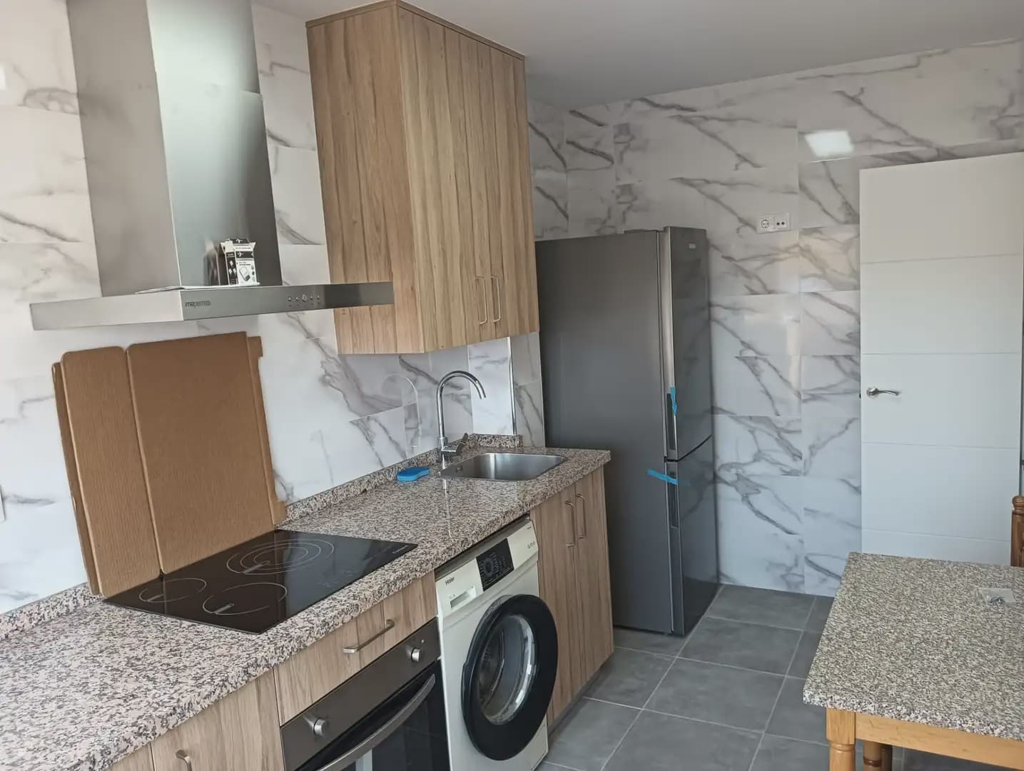 3 sypialnia Mieszkanie do wynajęcia w Pinos Puente - 650 € (Ref: 10047750)