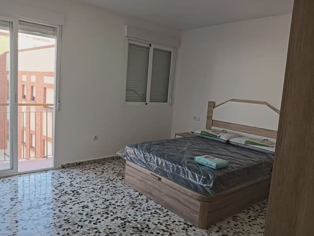 3 Zimmer Wohnung zu vermieten in Pinos Puente - 650 € (Ref: 10047750)