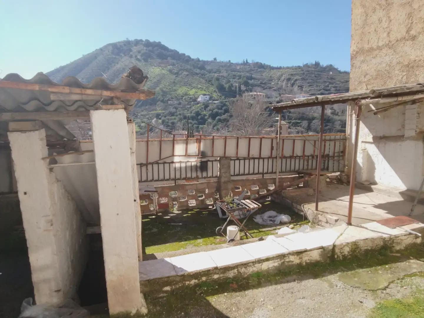 2 bedroom Townhouse for sale in Monachil - € 70,000 (Ref: 10047765)
