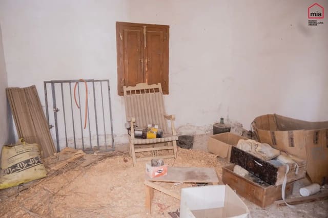 4 soverom Hus til salgs i Illora - € 55 000 (Ref: 10047783)