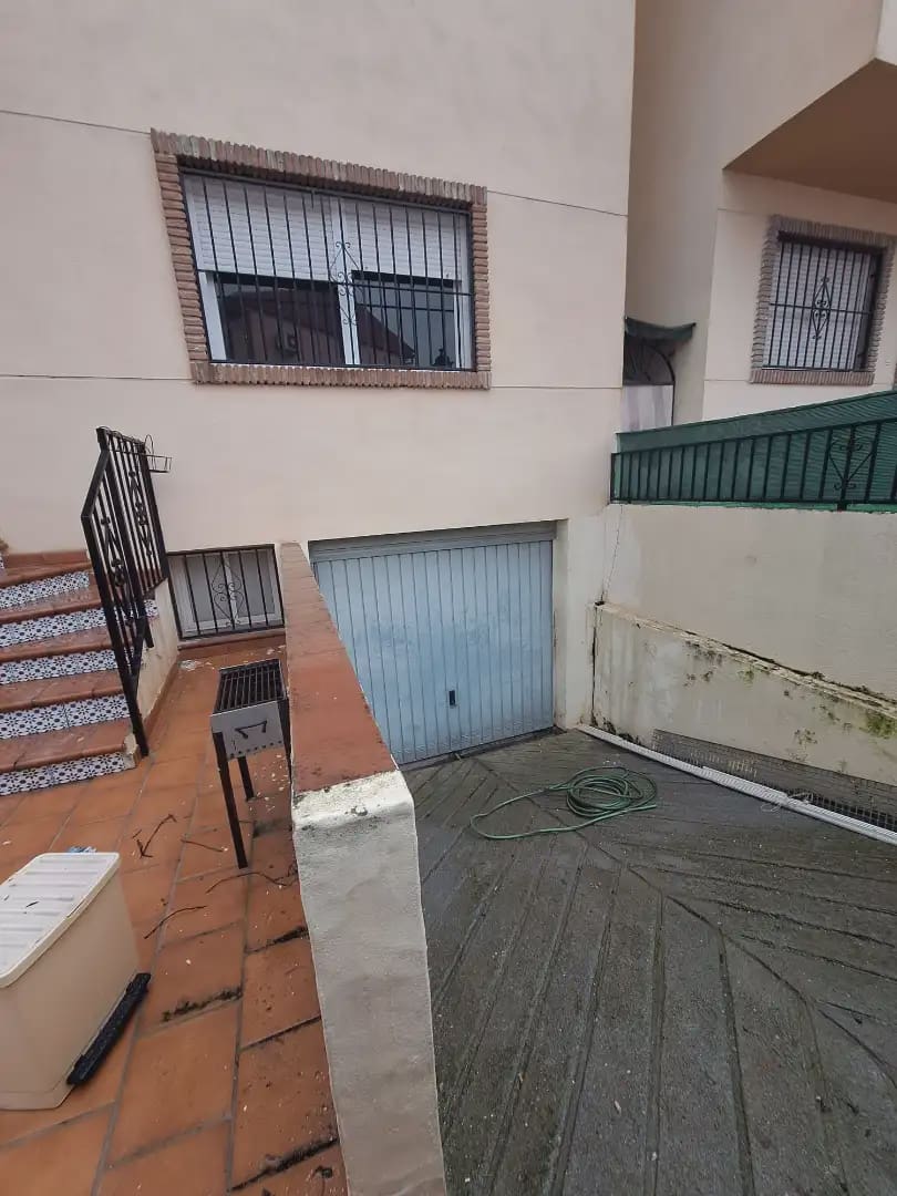 3 bedroom Townhouse for sale in Las Gabias - € 172,000 (Ref: 10047788)