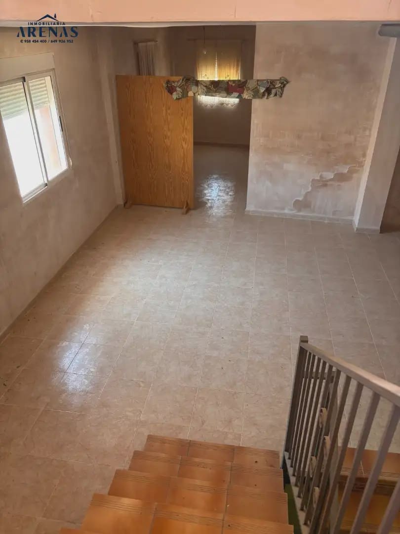 4 makuuhuone Omakotitalo myytävänä paikassa Illora - 69 800 € (Ref: 10047791)