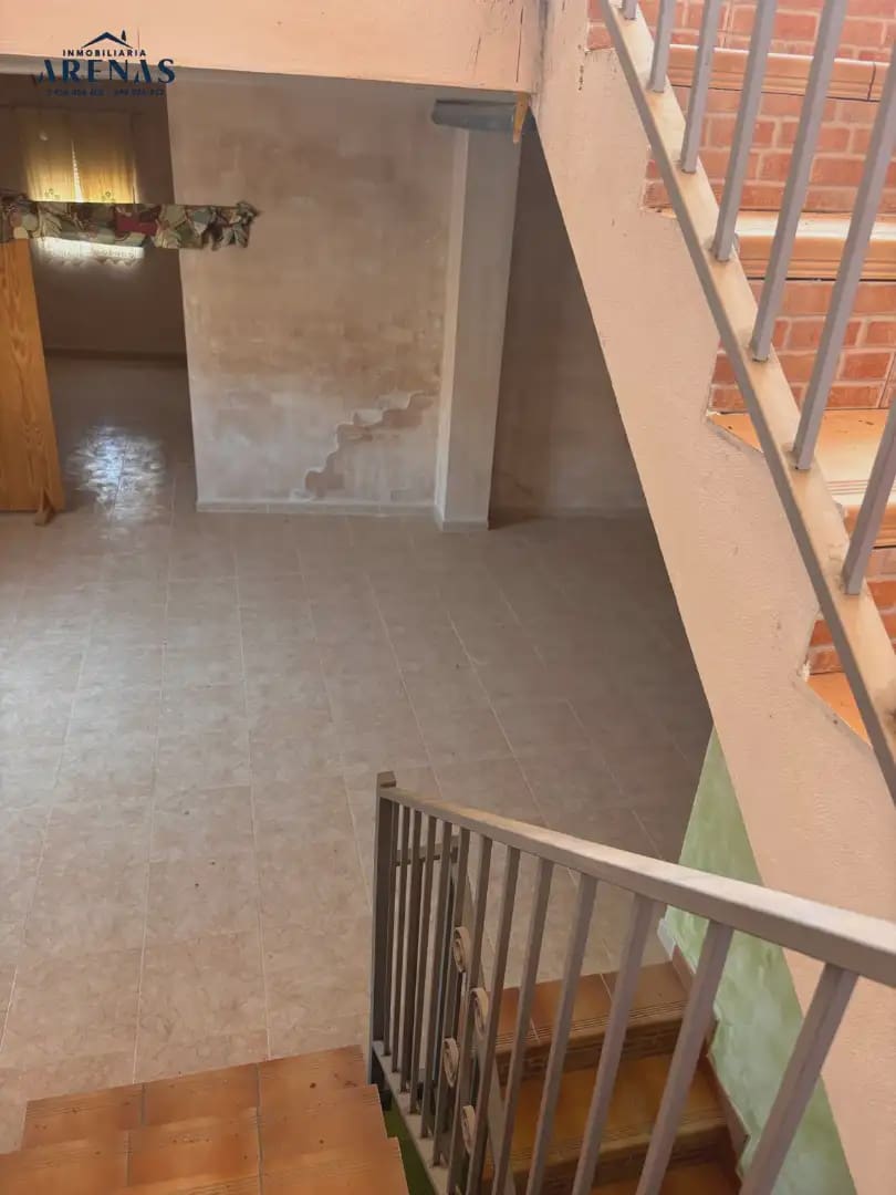 4 makuuhuone Omakotitalo myytävänä paikassa Illora - 69 800 € (Ref: 10047791)