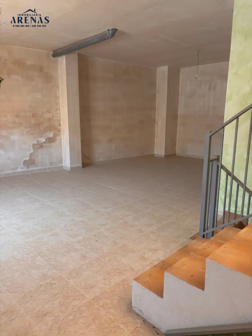 4 makuuhuone Omakotitalo myytävänä paikassa Illora - 69 800 € (Ref: 10047791)