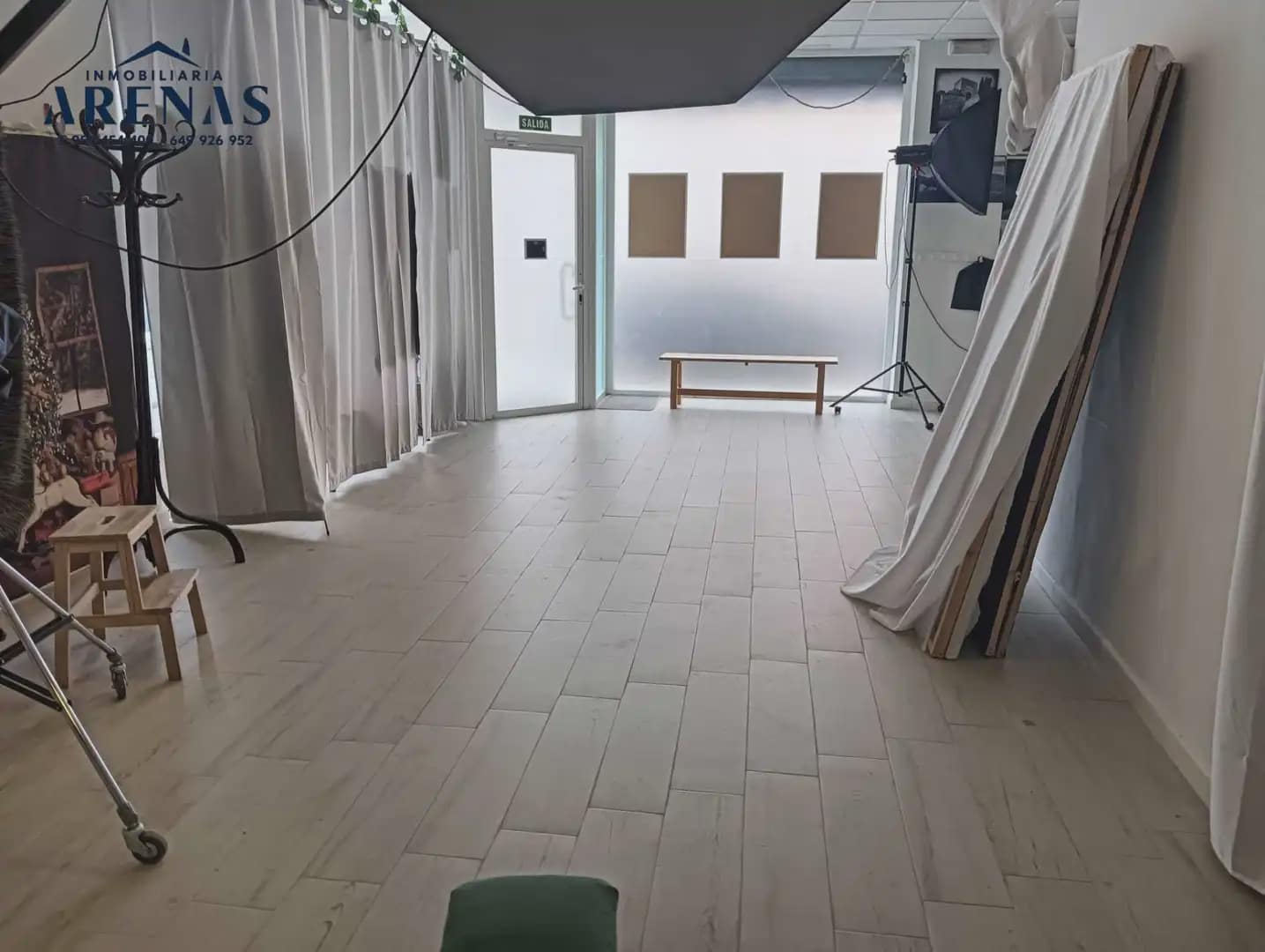 Kaupallinen myytävänä paikassa Pinos Puente - 90 000 € (Ref: 10047796)