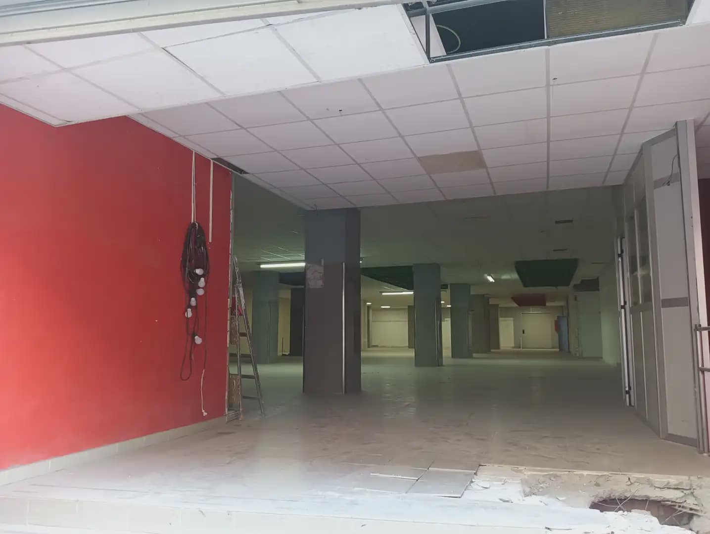 Commercial for rent in Pinos Puente - € 950 (Ref: 10047816)