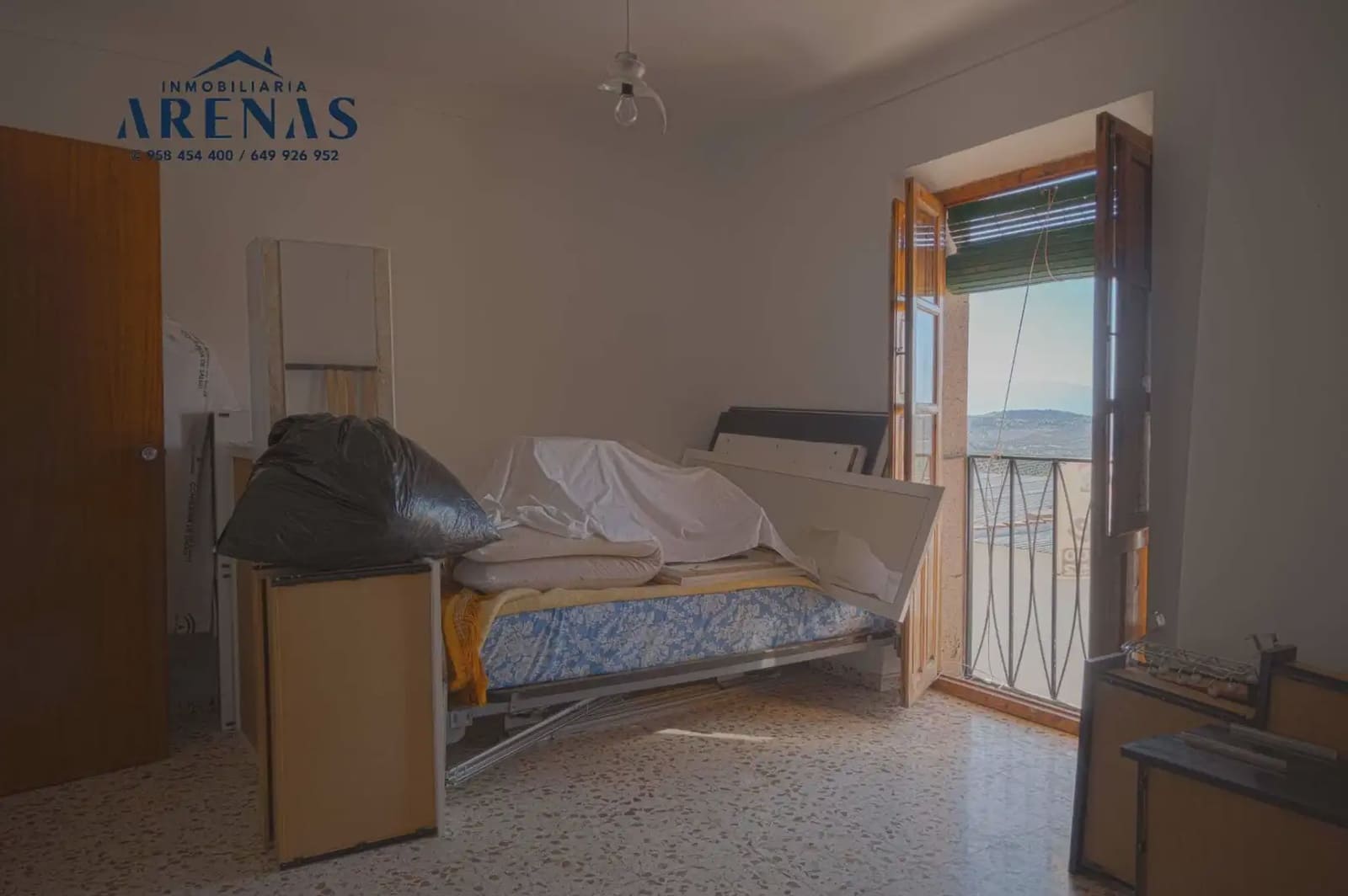 4 soveværelse Villa til salg i Illora - € 83.000 (Ref: 10047817)