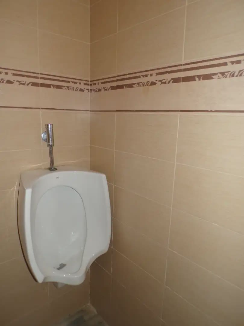 Local Comercial en Pinos Puente en alquiler - 800 € (Ref: 10073081)