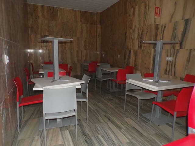 Local Comercial en Pinos Puente en alquiler - 800 € (Ref: 10073081)