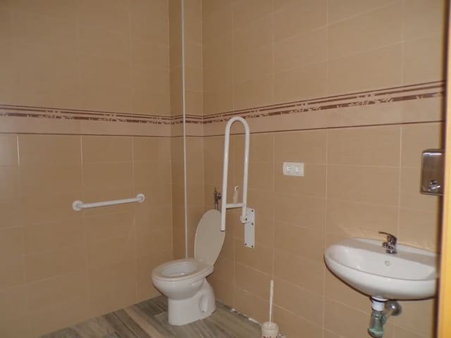 Local Comercial en Pinos Puente en alquiler - 800 € (Ref: 10073081)