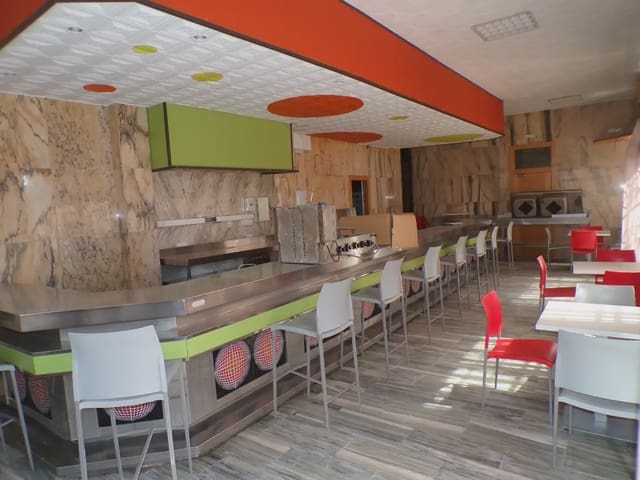 Local Comercial en Pinos Puente en alquiler - 800 € (Ref: 10073081)