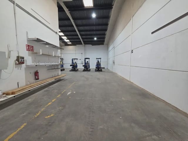 Commercieel te huur in Chauchina - € 800 (Ref: 10091568)