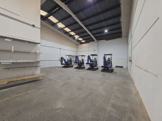 Commercieel te huur in Chauchina - € 800 (Ref: 10091568)