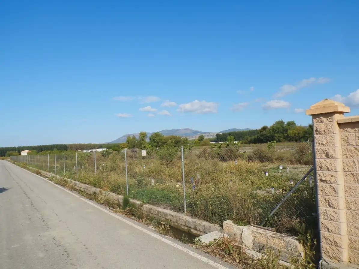 Finka/Dom wiejski na sprzedaż w Fuente Vaqueros - 55 000 € (Ref: 10136331)