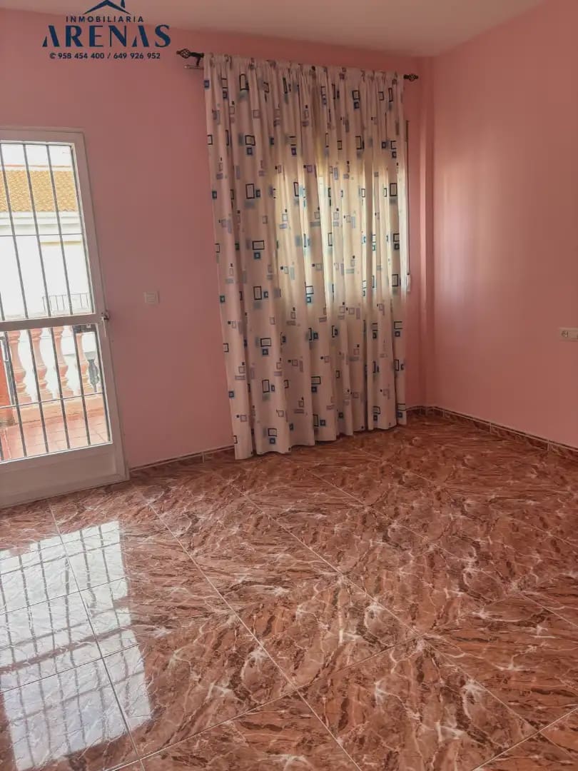 4 soverom Hus til salgs i Illora med garasje - € 135 000 (Ref: 10140112)