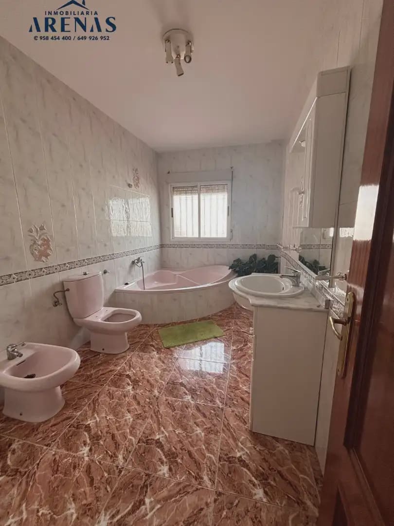 4 soverom Hus til salgs i Illora med garasje - € 135 000 (Ref: 10140112)