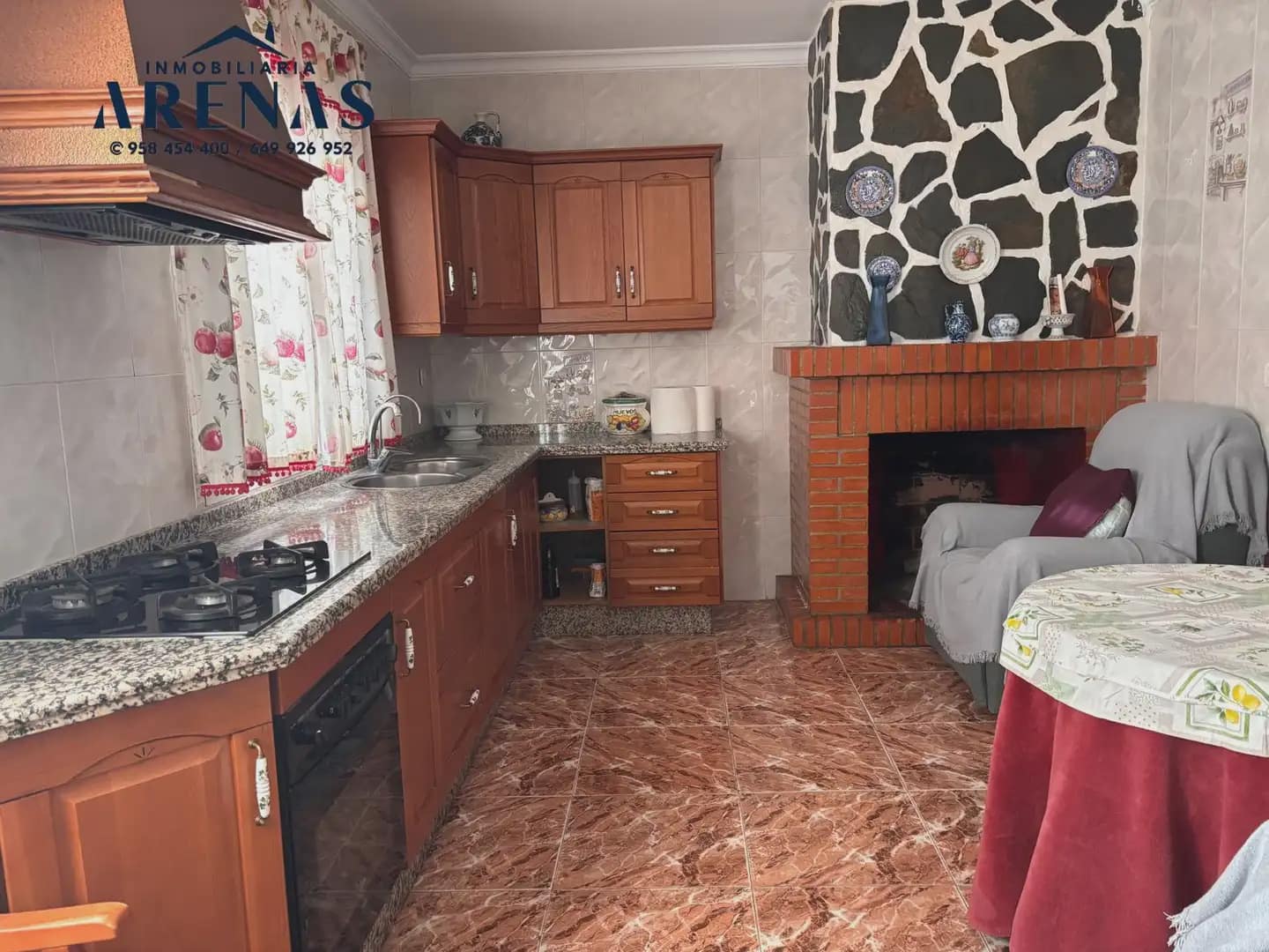 4 soverom Hus til salgs i Illora med garasje - € 135 000 (Ref: 10140112)