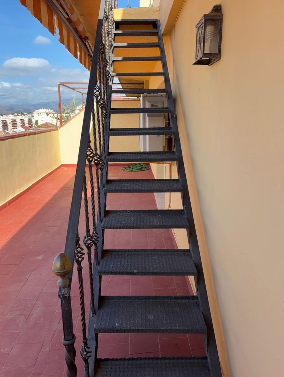 3 bedroom Apartment for sale in Fuengirola with garage - € 375,000 (Ref: 10059599)