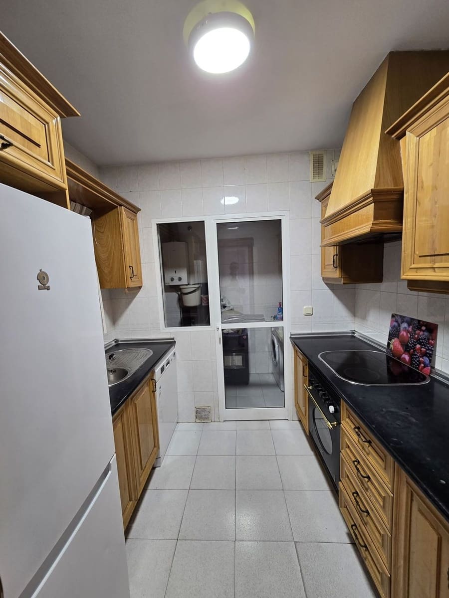 3 bedroom Apartment for sale in Fuengirola with garage - € 375,000 (Ref: 10059599)