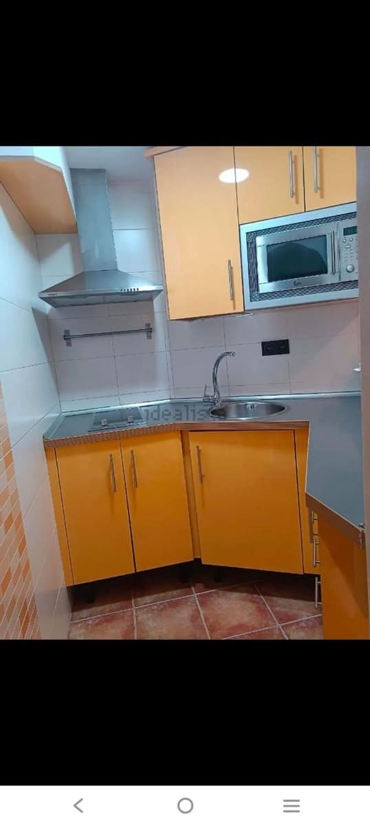 Apartment for rent in Torremolinos with pool garage - € 900 (Ref: 10059609)
