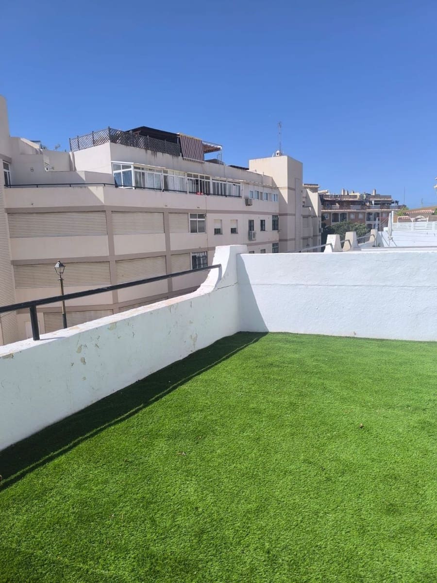 3 soveværelse Byhus til salg i Torre de Benagalbon med garage - € 620.000 (Ref: 10059610)