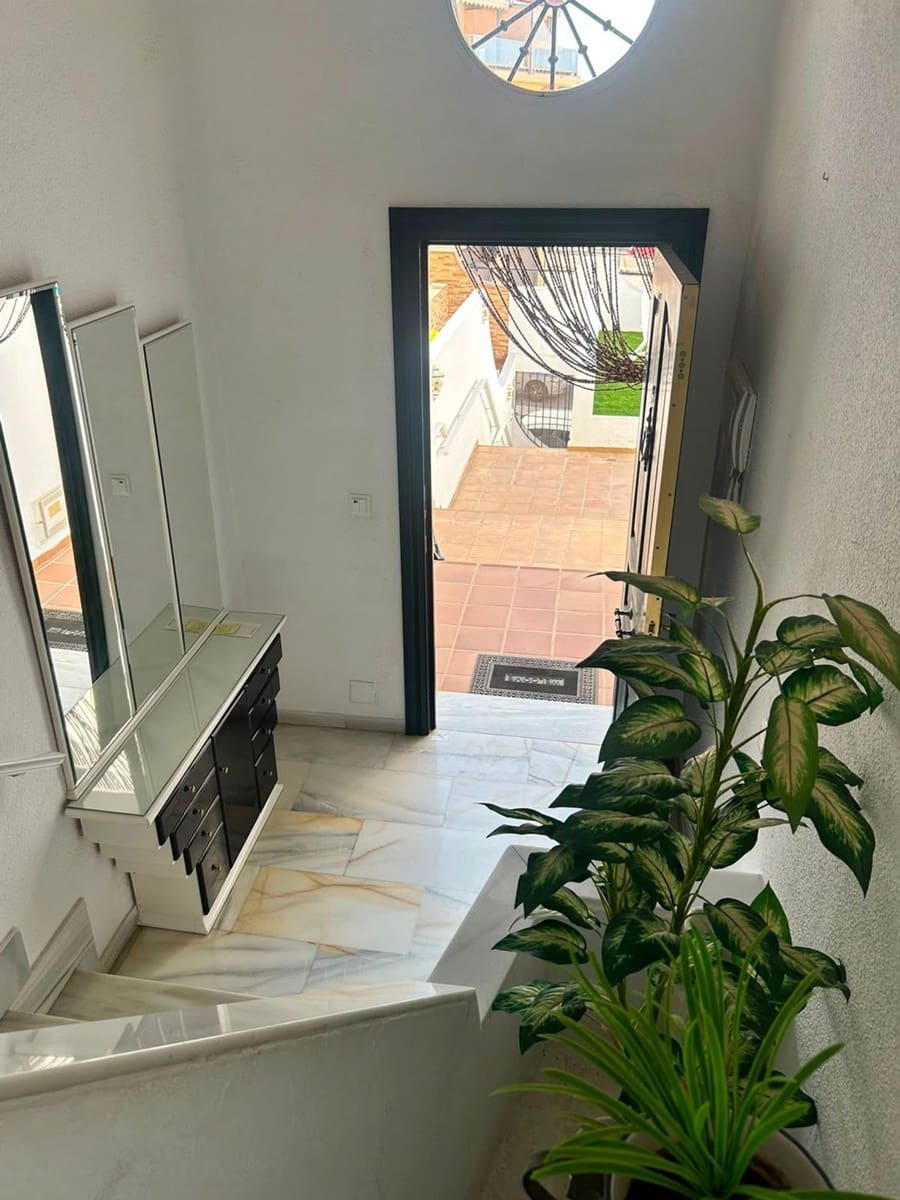3 soveværelse Byhus til salg i Torre de Benagalbon med garage - € 620.000 (Ref: 10059610)