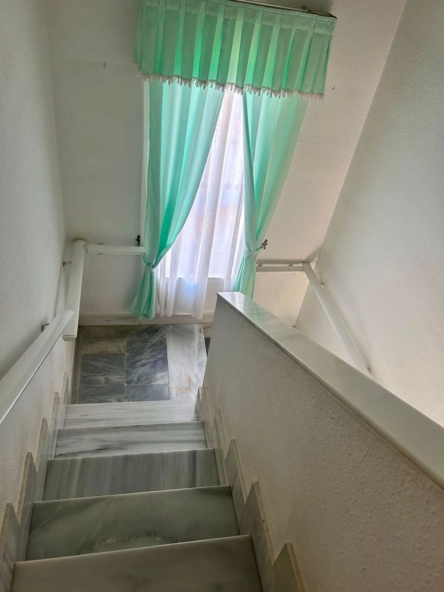 3 soveværelse Byhus til salg i Torre de Benagalbon med garage - € 620.000 (Ref: 10059610)